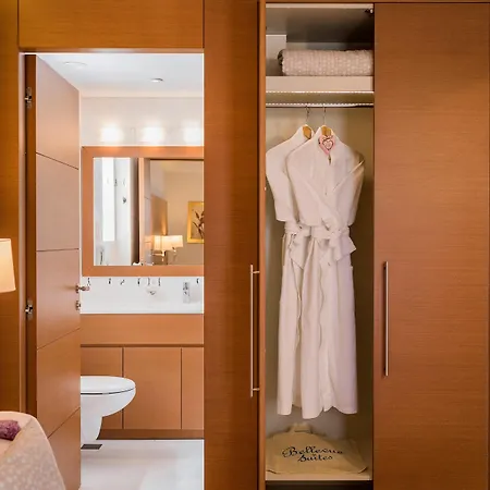 Отель Bellevue On The 5*